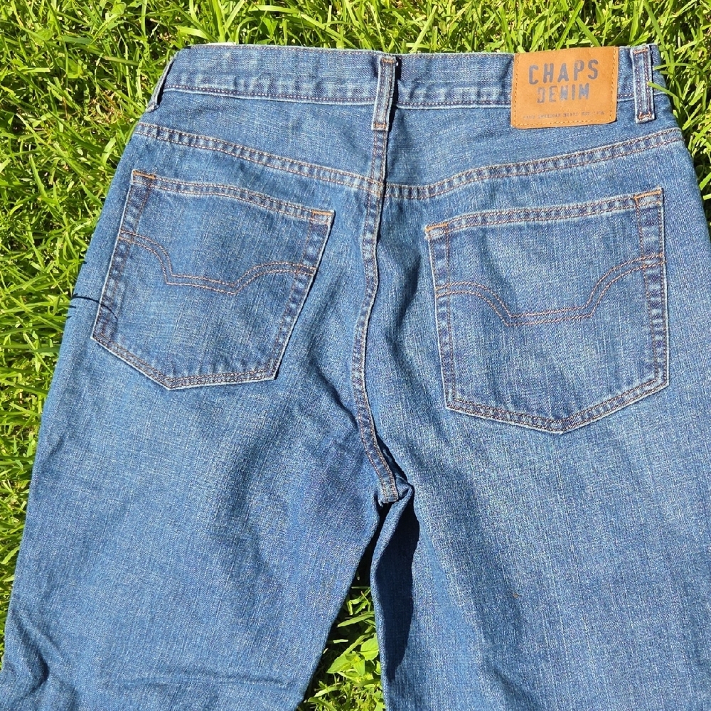 Chaps Relaxed Fit Blue Jeans for Men 32/30 - Picture 6 of 8